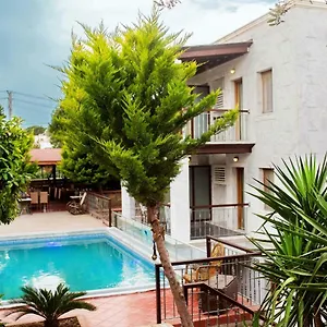 Aparthotel Stone House